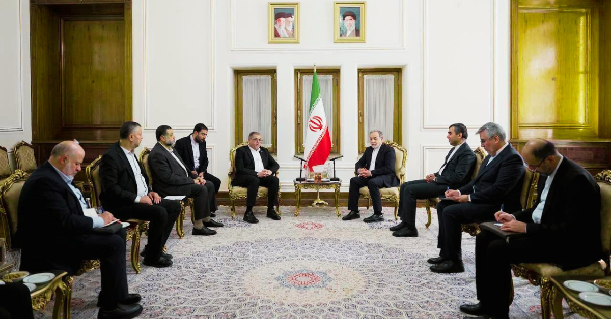 Suasana pertemuan diplomatik delegasi Hamas yang dipimpin Bassem Naim bersama pejabat tinggi Iran di Teheran.